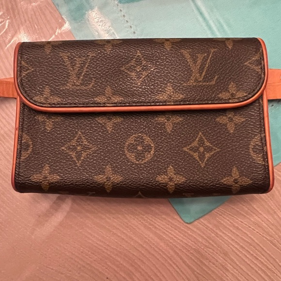 Authentic Louis Vuitton Florentine Waistbag - Picture 1 of 5